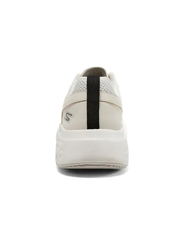 Кроссовки max cushioning delta 'beige white' Skechers — изображение 4 из 4, бежевый/белый
