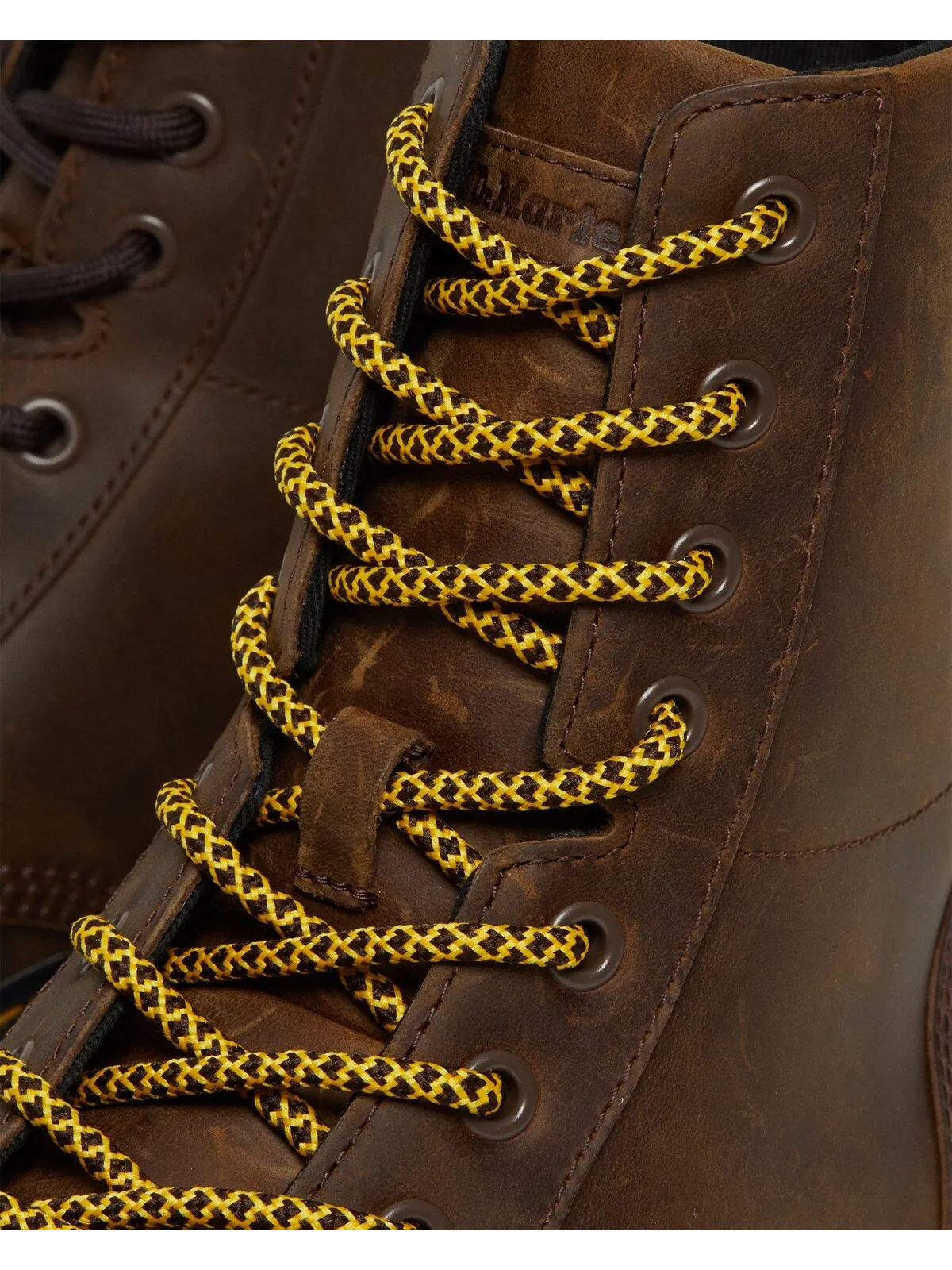 Ботинки женские Dr. Martens Combs Crazy Horse, натуральная кожа — изображение 8 из 8, коричневый