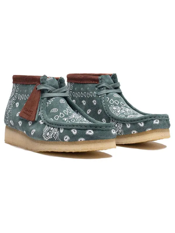 Кроссовки Clarks Wallabee Boots 'Green Paisley' — изображение 3 из 4, серый/белый