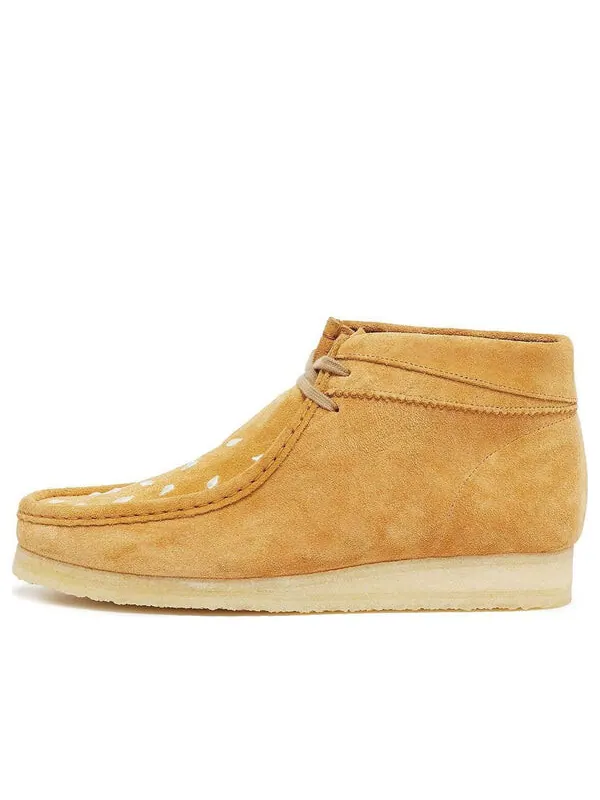 Кроссовки Clarks Originals x Vandy the Pink Wallabee Boots 'Cheeseburger Yellow' — изображение 1 из 4, желтый/белый
