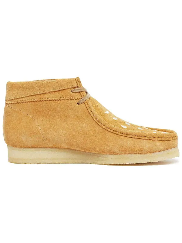 Кроссовки Clarks Originals x Vandy the Pink Wallabee Boots 'Cheeseburger Yellow' — изображение 2 из 4, желтый/белый