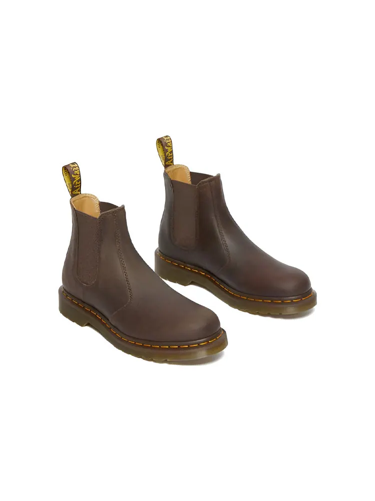 Ботинки челси Dr. Martens 2976 Crazy Horse кожаные с желтой строчкой — изображение 2 из 5, коричневый