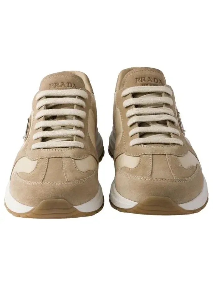 Кроссовки PRADA SS26 Prax из замши и нейлона цвета «пустынный слон» (Desert Ivory) 2EE455-LOW-F04CR — изображение 3 из 6