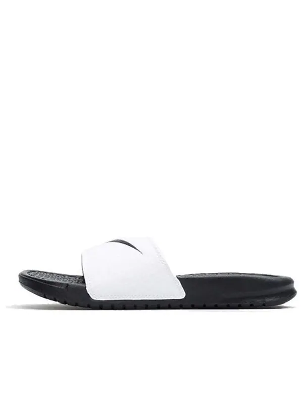 Тапочки klapki benassi swoosh 'black white' Nike
