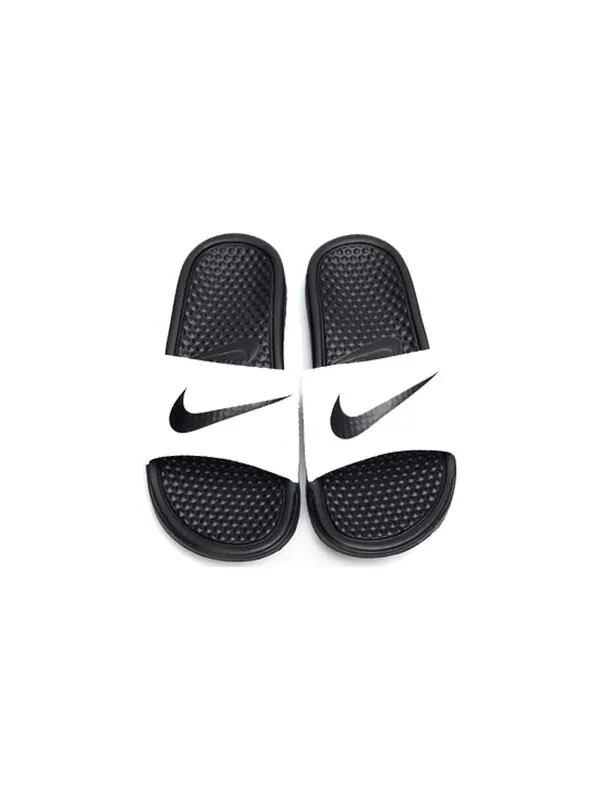Тапочки klapki benassi swoosh 'black white' Nike — изображение 3 из 4, черный/белый