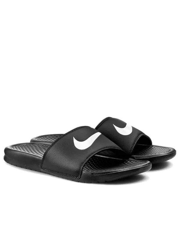 Тапочки benassi swoosh slide 'black white' Nike — изображение 3 из 4, черный/белый