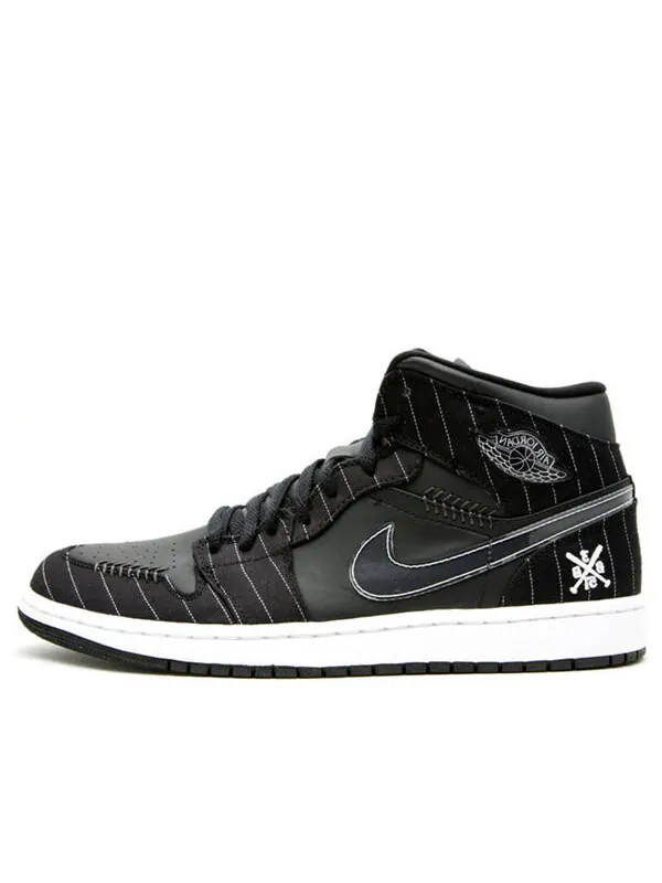 Кроссовки 1 ретро Air Jordan — изображение 1 из 2, черный