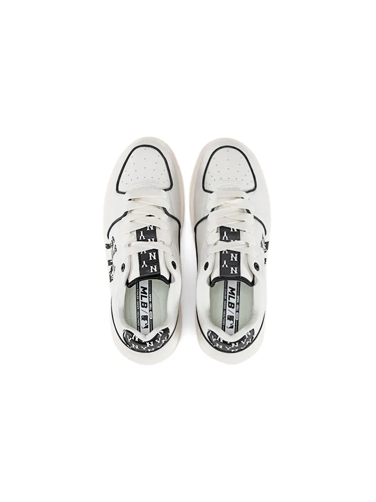 Кроссовки MLB Chunky Liner Yankees Monogram 'White Black' — изображение 4 из 10, белый