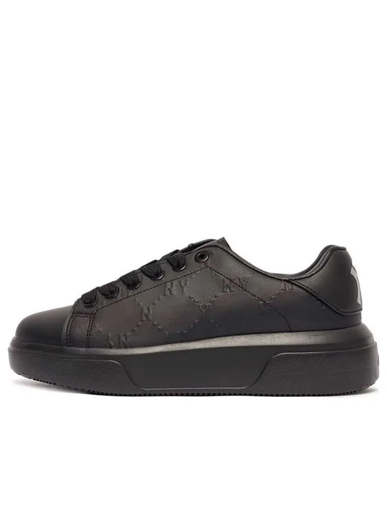 Кроссовки MLB Chunky Mono Embo Yankees 'Triple Black' — изображение 1 из 6, черный