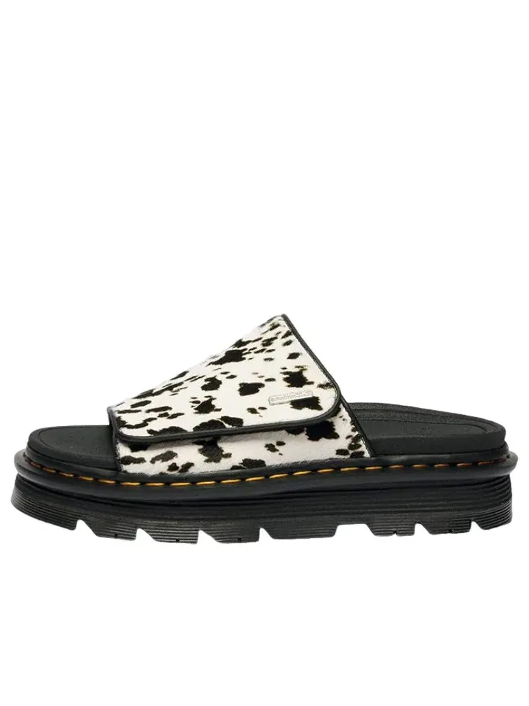 Сандалии Dr. Martens Zebzag Slide Sandal 'Dalmatian' — изображение 1 из 5, белый