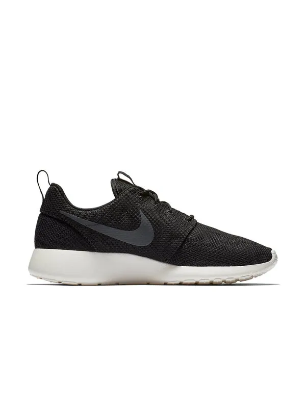 Кроссовки роше один Nike — изображение 2 из 4, черный