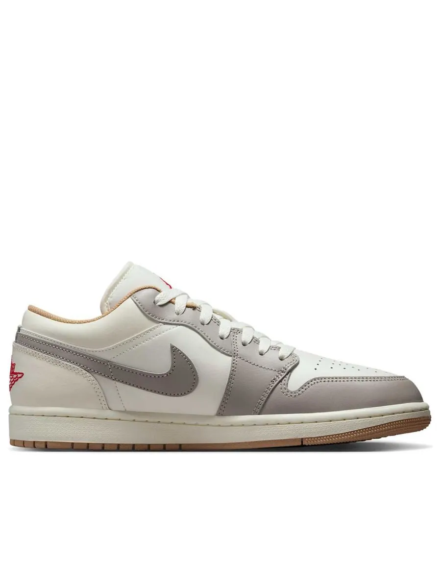 Кроссовки Air Jordan 1 Low 'Sail Fire Red College Grey' — изображение 2 из 6, бежевый