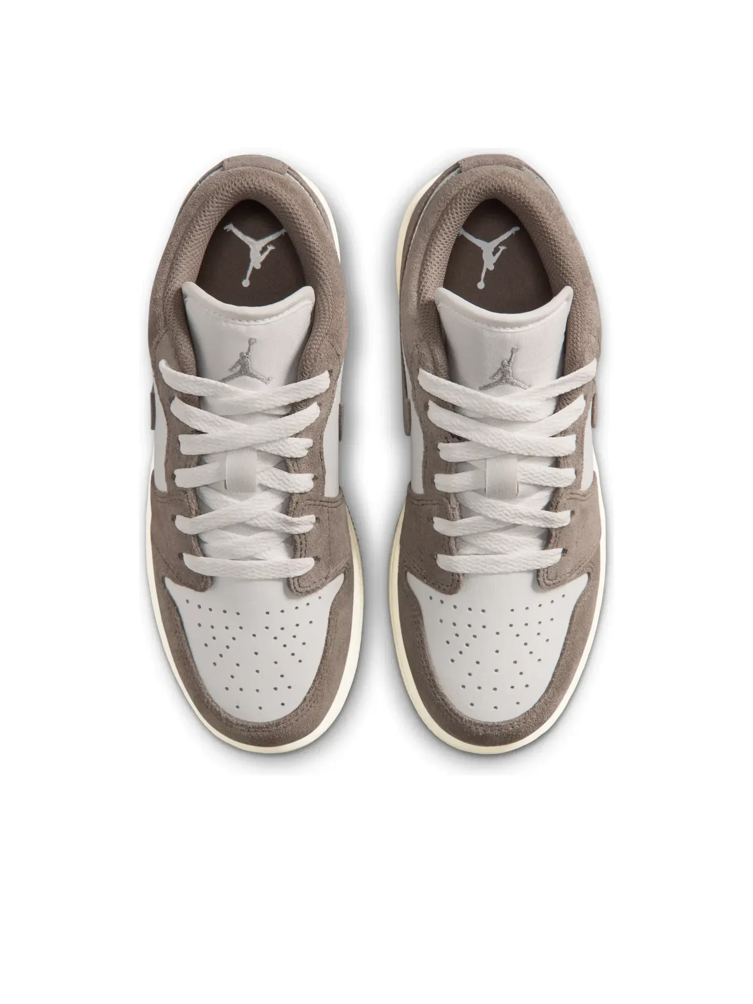Кроссовки Air Jordan 1 Low 'Olive Grey Enigma Stone' 553560-026 — изображение 3 из 7, серый