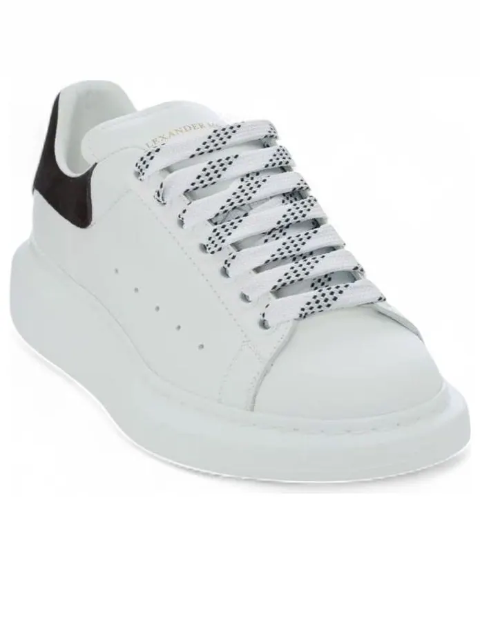 Кроссовки (WMNS) Alexander McQueen Oversized Sneaker 'White Black' 2024 — изображение 2 из 4, белый