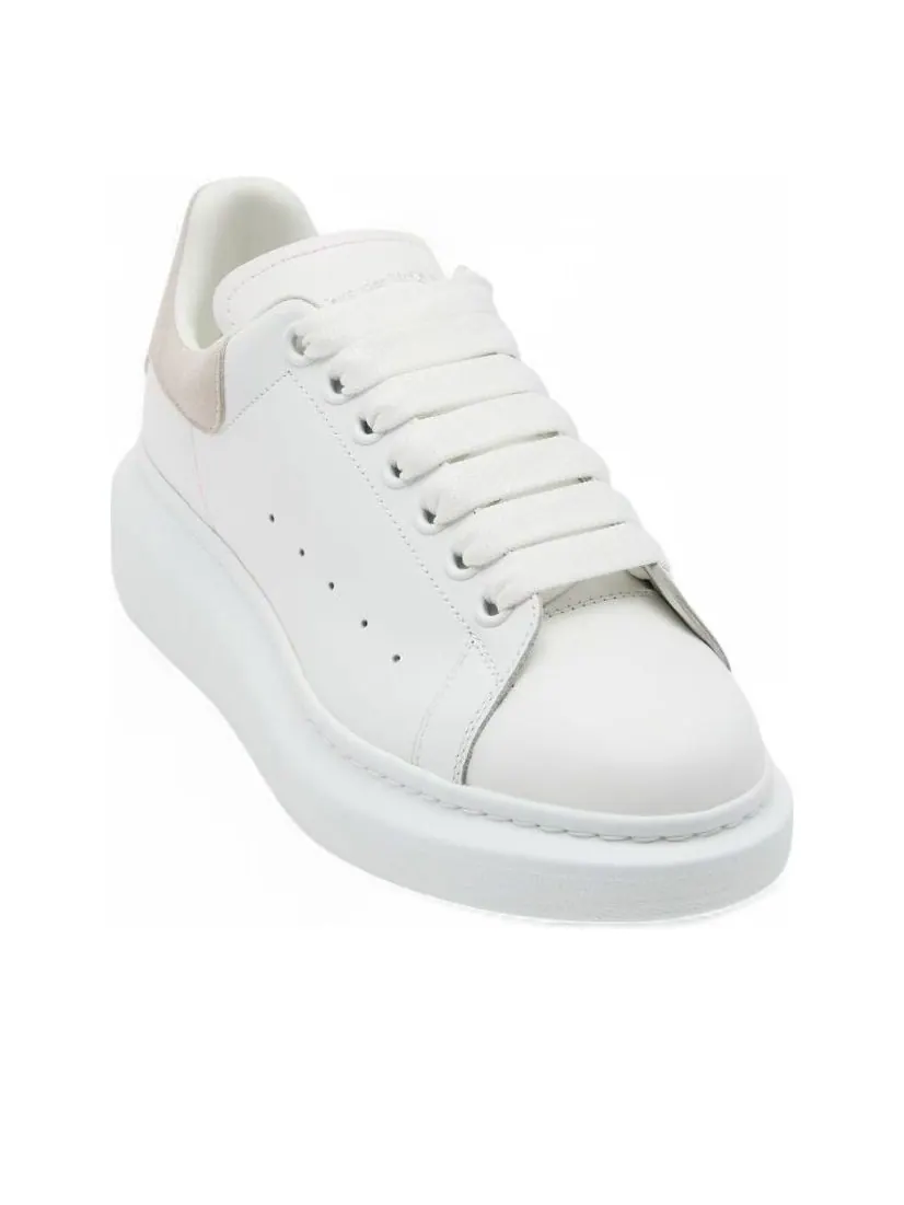 Кроссовки (WMNS) Alexander McQueen Oversized Sneaker 'White Patchouli' — изображение 2 из 4, белый