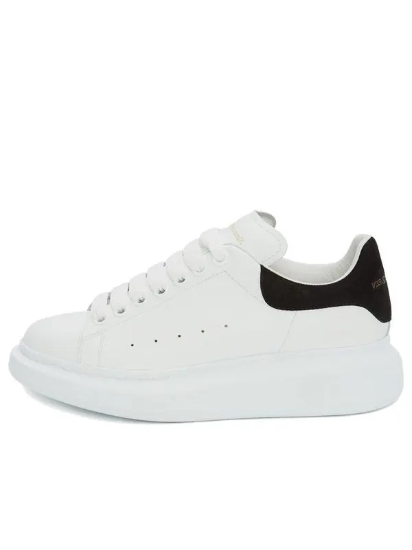 Кроссовки oversized sneaker 'white black suede' Alexander Mcqueen — изображение 1 из 4, белый/черный
