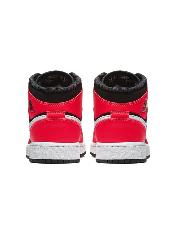 Кроссовки 1 средние Air Jordan — изображение 4 из 4, черный