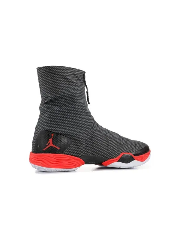 Кроссовки 28 Air Jordan — изображение 4 из 4, черный/яркий