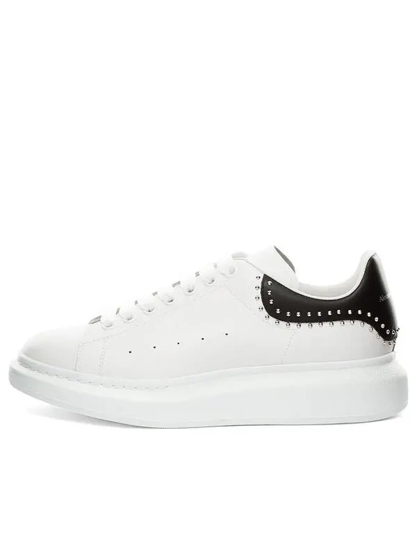 Кроссовки oversized sneaker 'white studs' Alexander Mcqueen — изображение 1 из 4, белый/черный