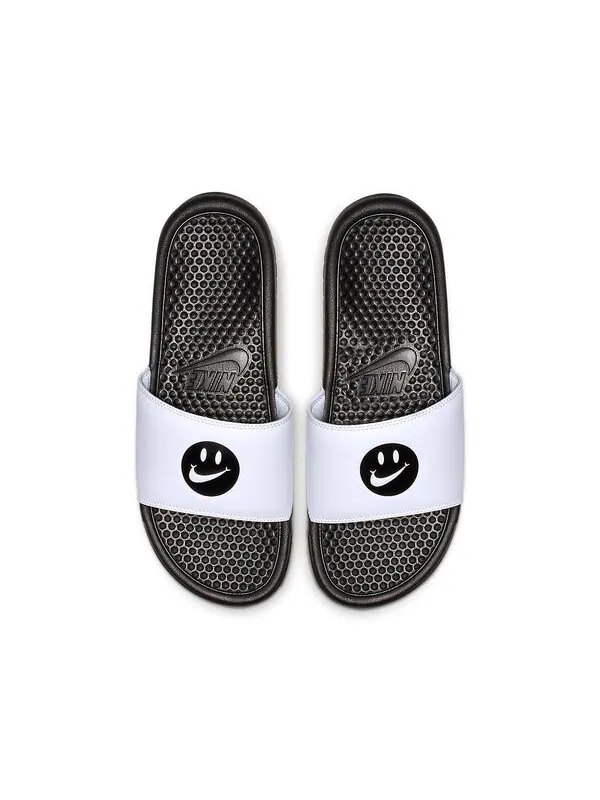 Тапочки jdi black white smiling face slippers 'black white' Nike — изображение 3 из 4, черный/белый