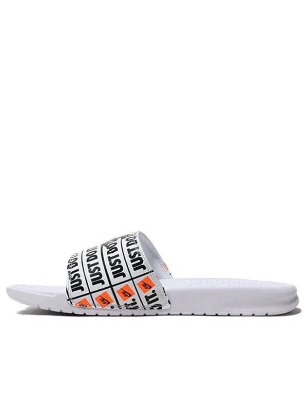 Тапочки benassi slide 'just do it print' Nike — изображение 1 из 4, черный/белый