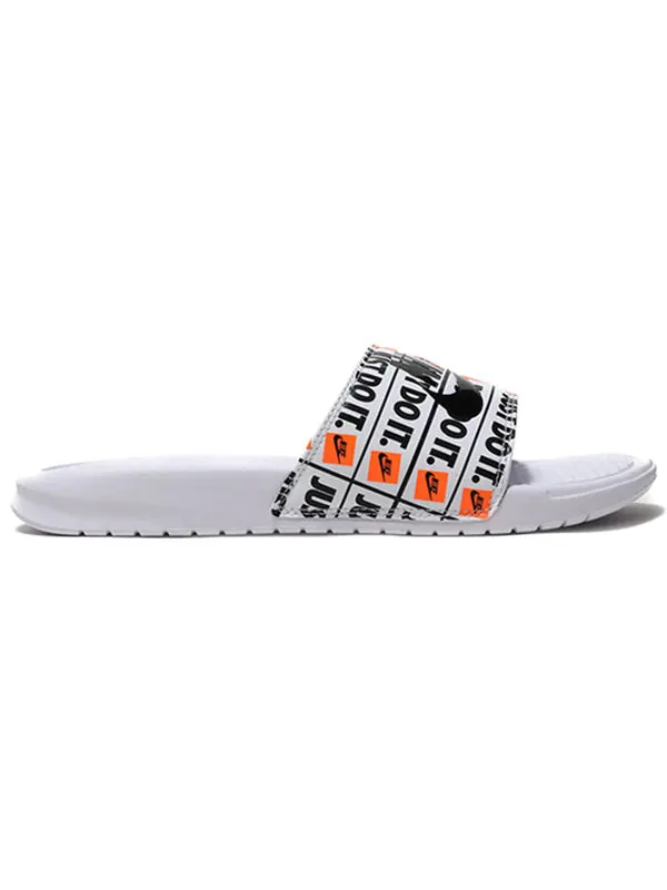 Тапочки benassi slide 'just do it print' Nike — изображение 2 из 4, черный/белый
