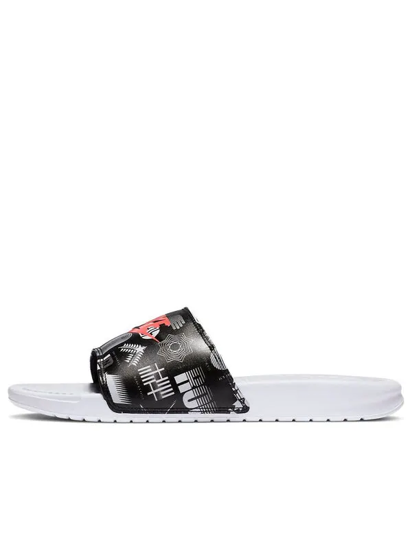 Тапочки benassi jdi print white black slippers 'white black' Nike — изображение 1 из 4, белый/черный
