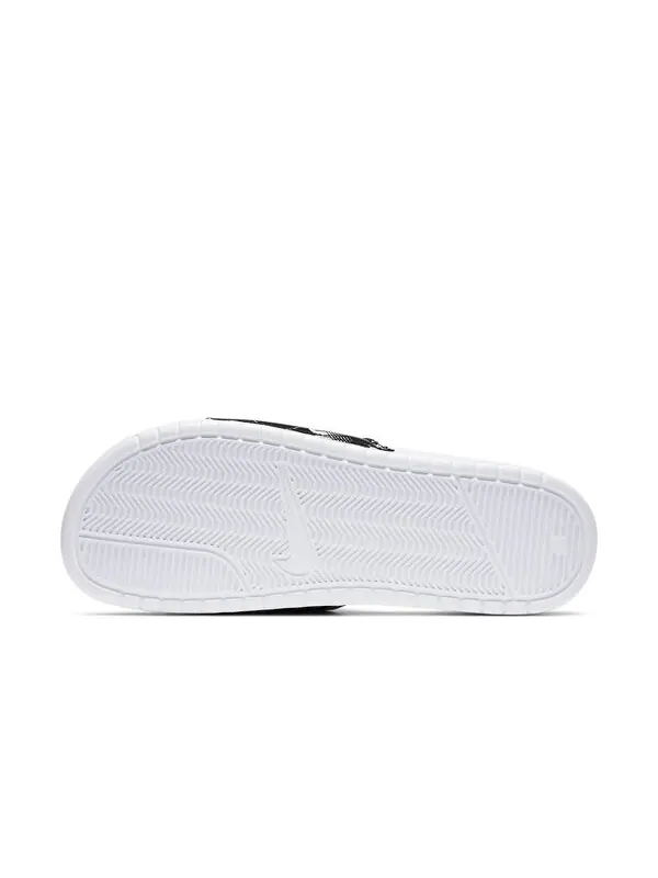 Тапочки benassi jdi print white black slippers 'white black' Nike — изображение 4 из 4, белый/черный