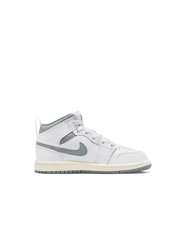 Кроссовки 1 средние Air Jordan — изображение 2 из 4, белый