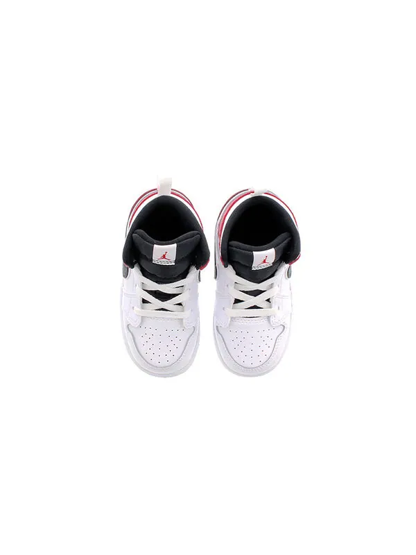 Кроссовки 1 средние Air Jordan — изображение 3 из 4, белый