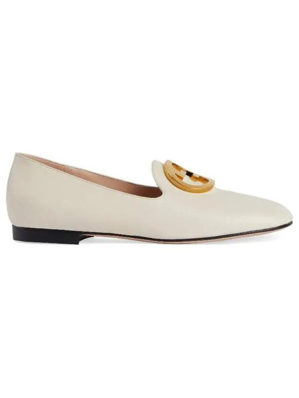 Тапочки logo plaque loafers 'white' Gucci — изображение 2 из 4, белый/золотистый