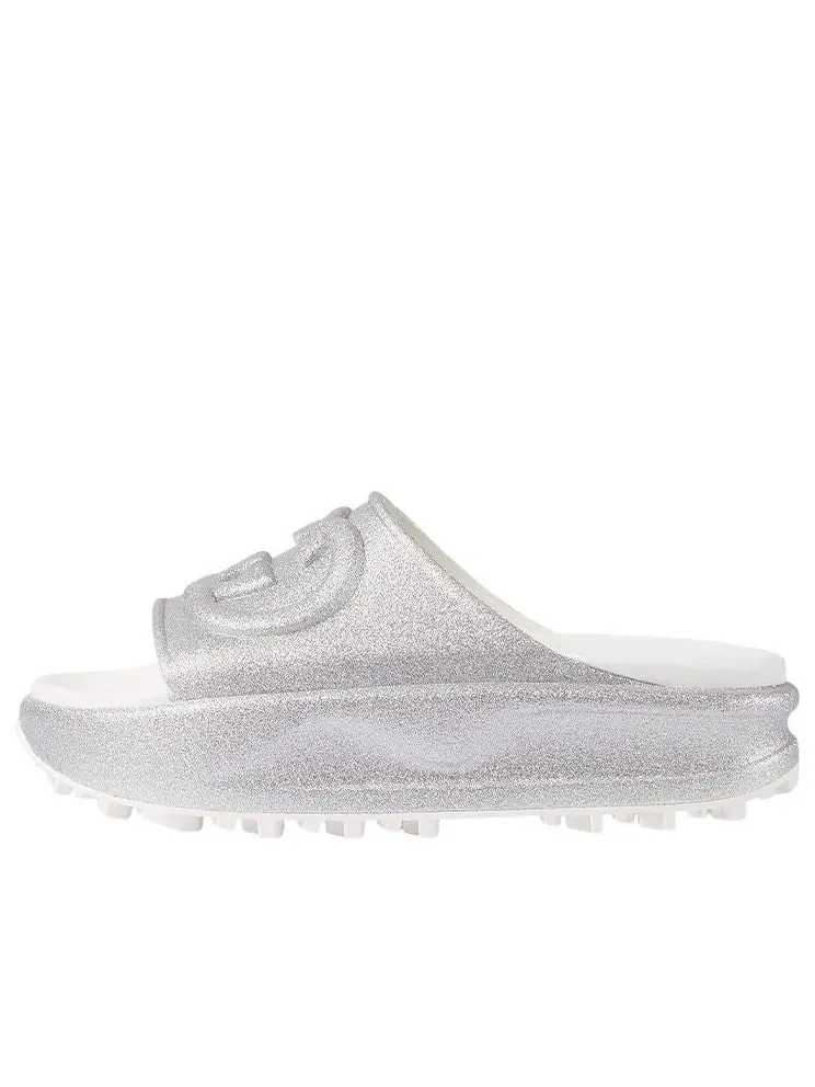 (WMNS) Шлепанцы Gucci Interlocking G Slide 'Metalic Silver' — изображение 1 из 1, серебристый