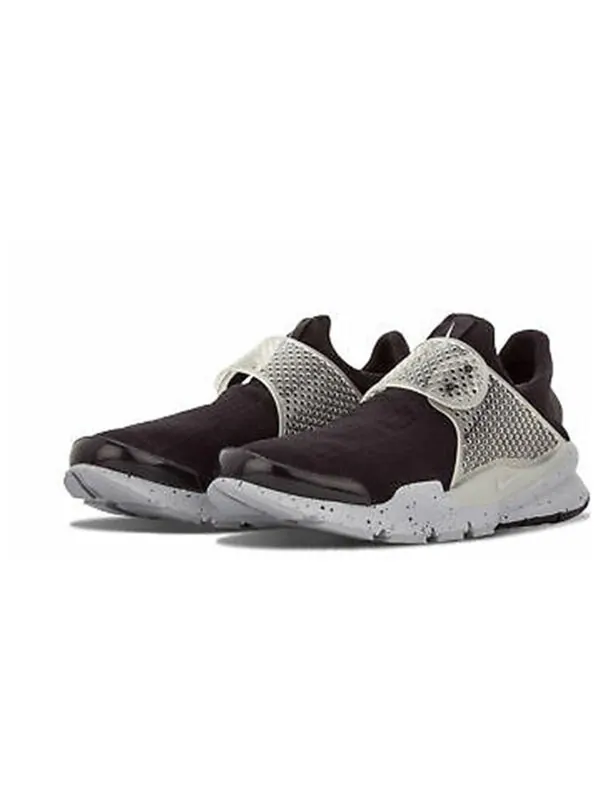 Фрагмент кроссовок x вытачка на носке Nike — изображение 2 из 4, черный