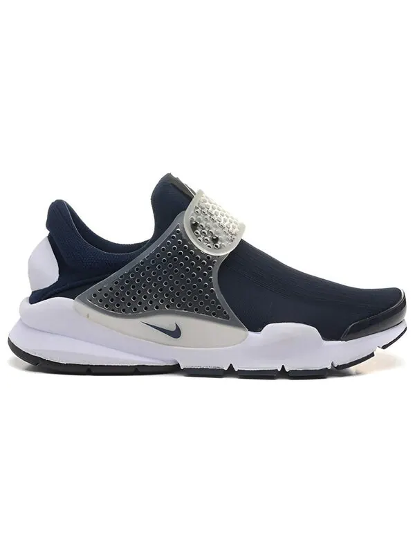 Фрагмент кроссовок x вытачка на носке Nike — изображение 2 из 3, черный/белый