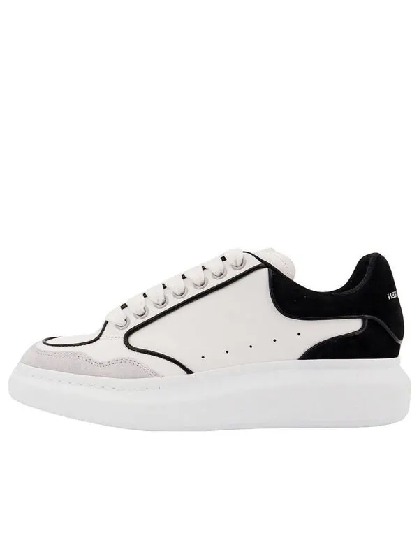 Кроссовки oversized leather sneakers 'white black' Alexander Mcqueen — изображение 1 из 3, белый/черный