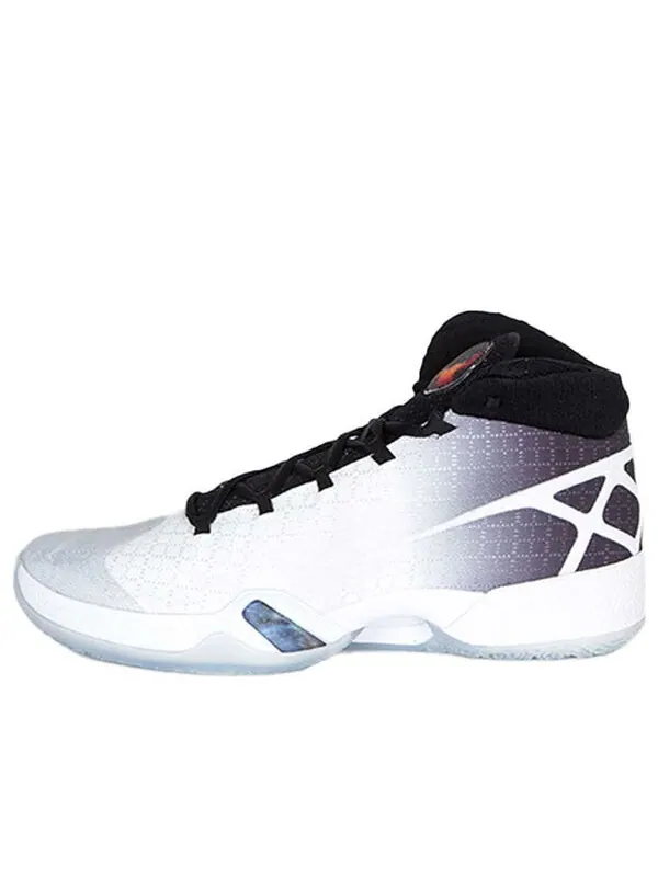 Кроссовки 30 Air Jordan — изображение 1 из 4, белый/черный-серый