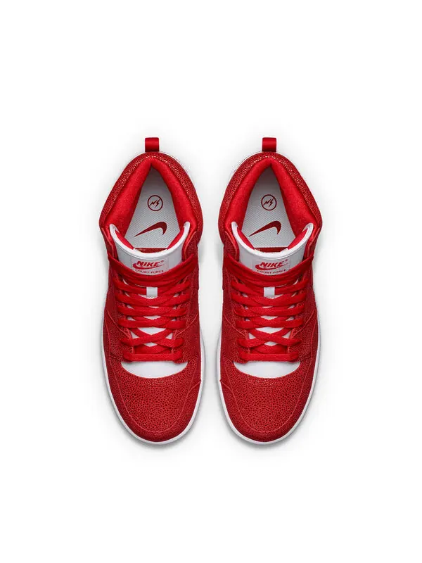 Фрагмент кроссовок дизайн x goodenough x lab court force 25 Nike — изображение 4 из 4, красный/белый