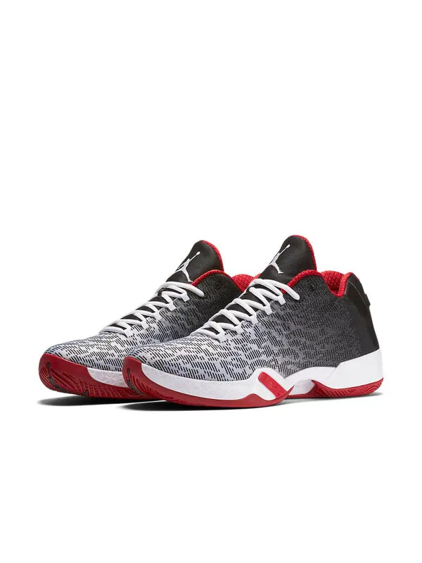 Кроссовки 29 низкие Air Jordan — изображение 3 из 4, черный