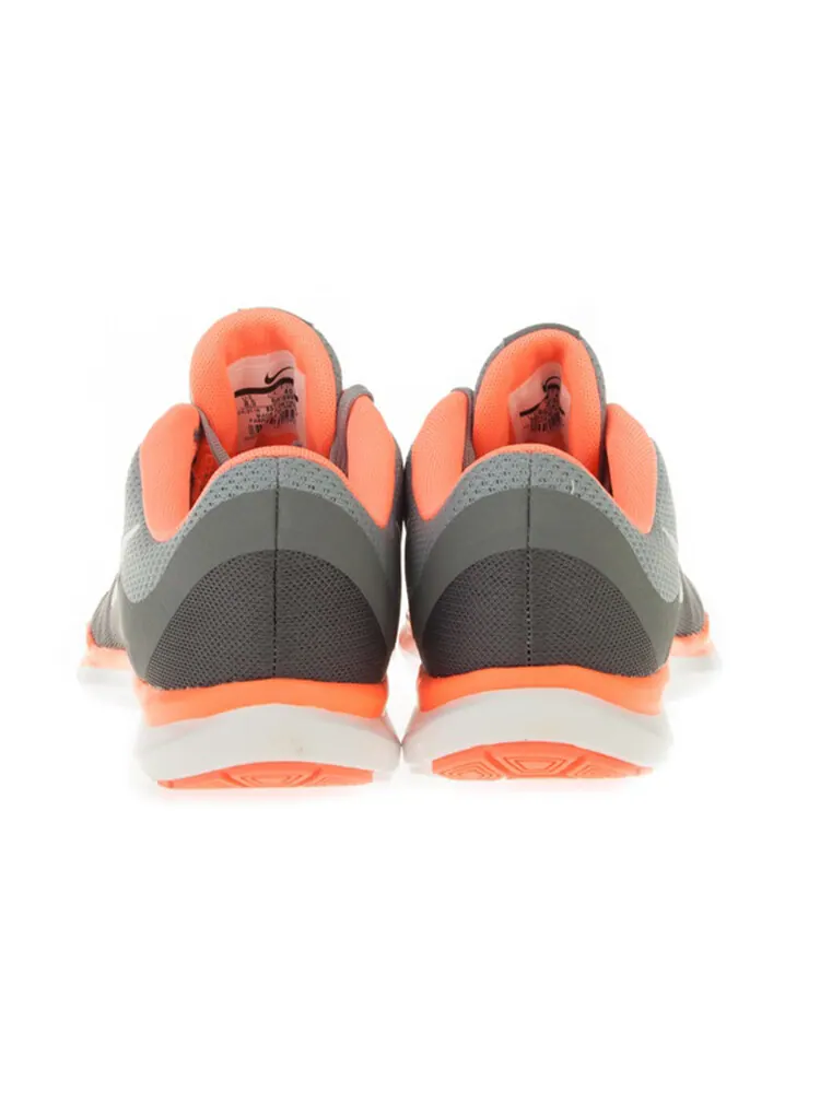 Nike Кроссовки Женщины — изображение 3 из 4