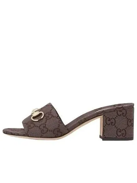 (WMNS) Сандалии Gucci 26 Slide с пряжкой Horsebit — изображение 1 из 5, коричневый