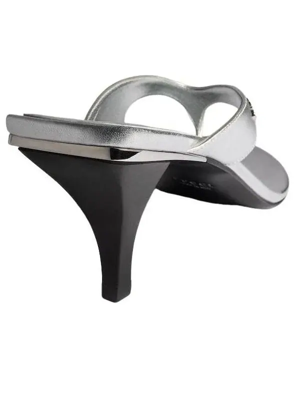 Женские шлепанцы с открытым носком на высоком каблуке модель Vittoria Thong Sandal Gucci — изображение 3 из 8, серебряный
