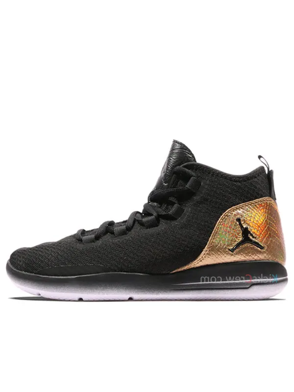 Кроссовки показывают q54 Air Jordan — изображение 1 из 4, черный/белый-золотистый