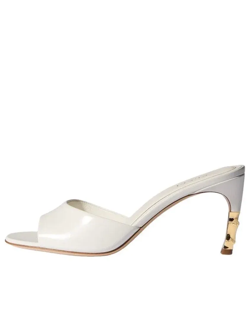 Женские шлепанцы с открытым носком Gucci Castello Slide — изображение 1 из 8, белый