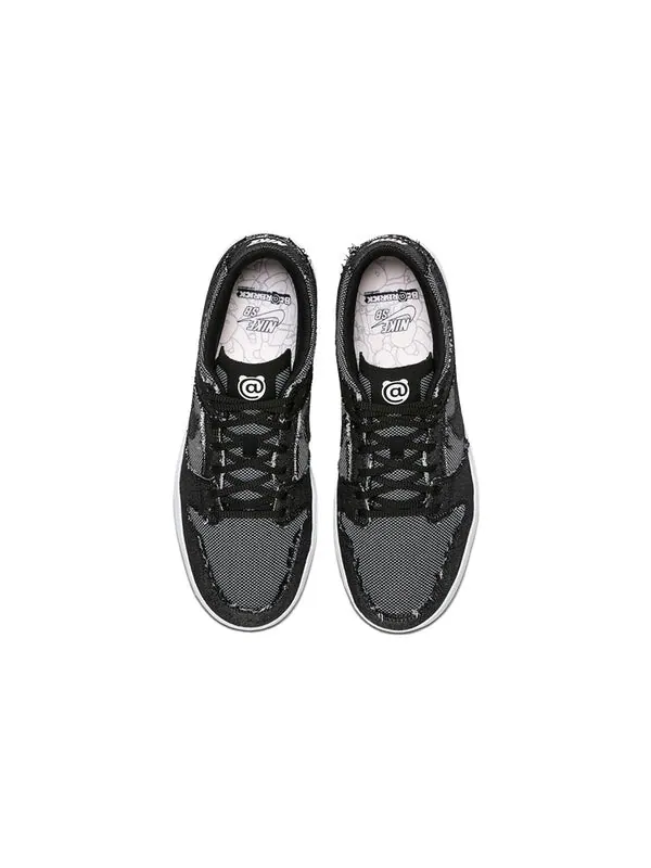 Кроссовки x medicom sb dunk low elite Nike — изображение 4 из 4, черный/белый-серый