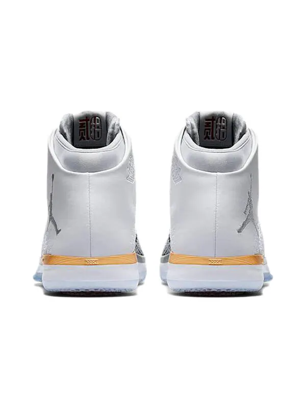 Кроссовки 31 Air Jordan — изображение 3 из 4, белый/черный/золотистый