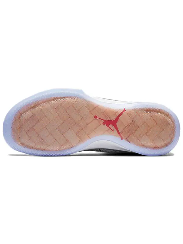 Кроссовки 31 Air Jordan — изображение 4 из 4, белый/черный/золотистый