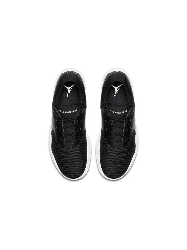 Кроссовки 23 низкие Air Jordan — изображение 3 из 4, белый