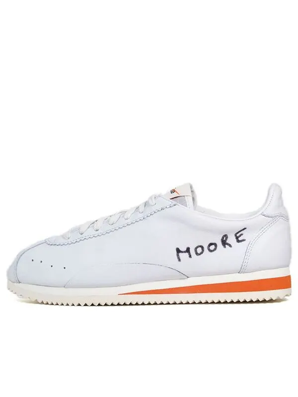 Кроссовки kenny moore x classic cortez qs Nike — изображение 1 из 1, кремово-белый