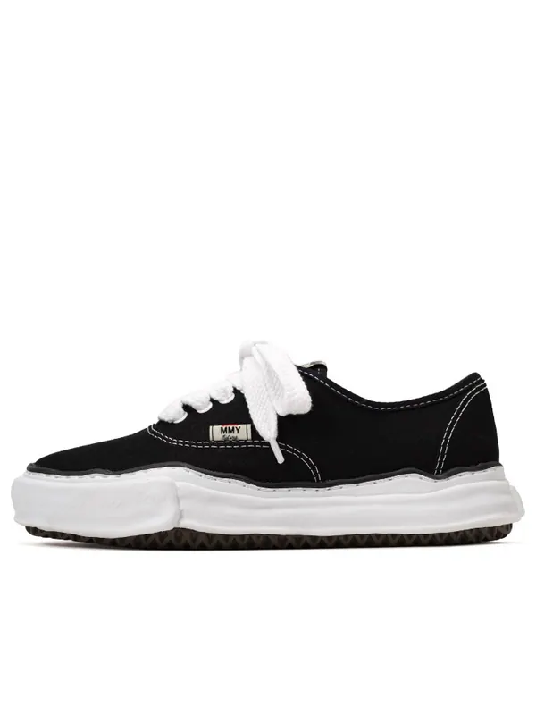 Кроссовки baker og sole canvas low-top sneaker Maison Mihara Yasuhiro — изображение 1 из 4, черный