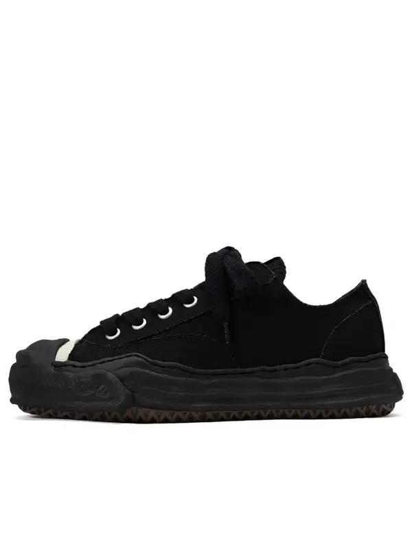Кроссовки hank og sole canvas low-top sneaker Maison Mihara Yasuhiro — изображение 1 из 1, черный
